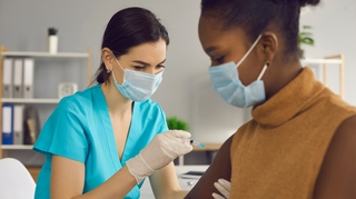 Covid : un nouveau vaccin contre les sous-variants BA.4 et BA.5