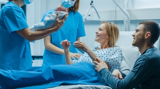 Le nombre de naissances augmente en 2021 après six années de baisse 