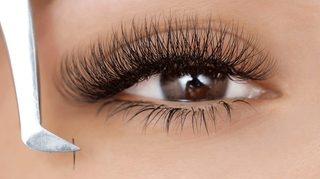 Extensions de cils : quels sont les dangers pour vos yeux ?