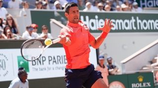 Pourquoi les joueurs de tennis crient quand ils frappent la balle